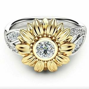 Women's flower ring size 8 925 Silver